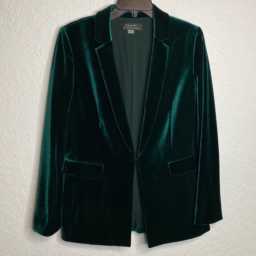 Tahari Blazer